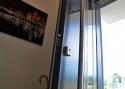 ADLO - Sikkerhedsdør Tesim termo, glas PS 370, atypisk dørknop, overflade i RAL 7015