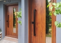 ADLO - Exterior Termo door, glass P370, Golden Oak surface, black vertical doorpull